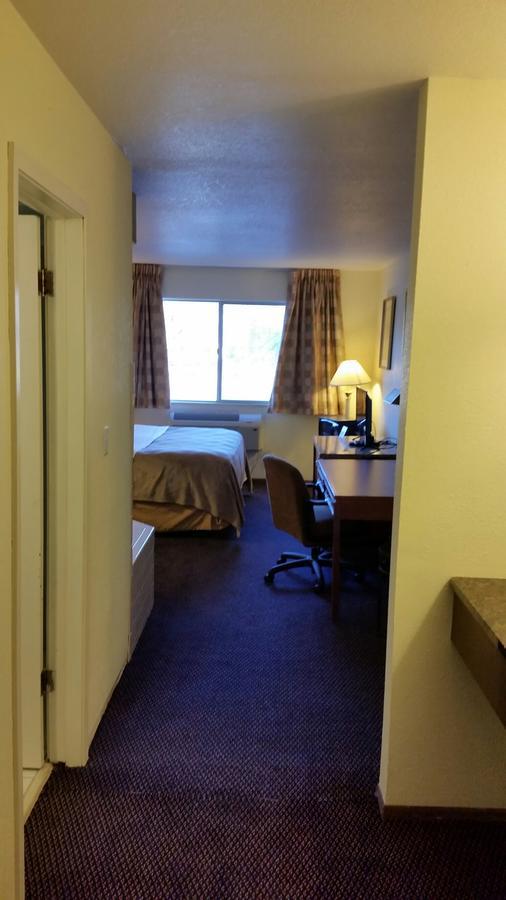 Riverwalk Inn & Suites Fort Atkinson Экстерьер фото