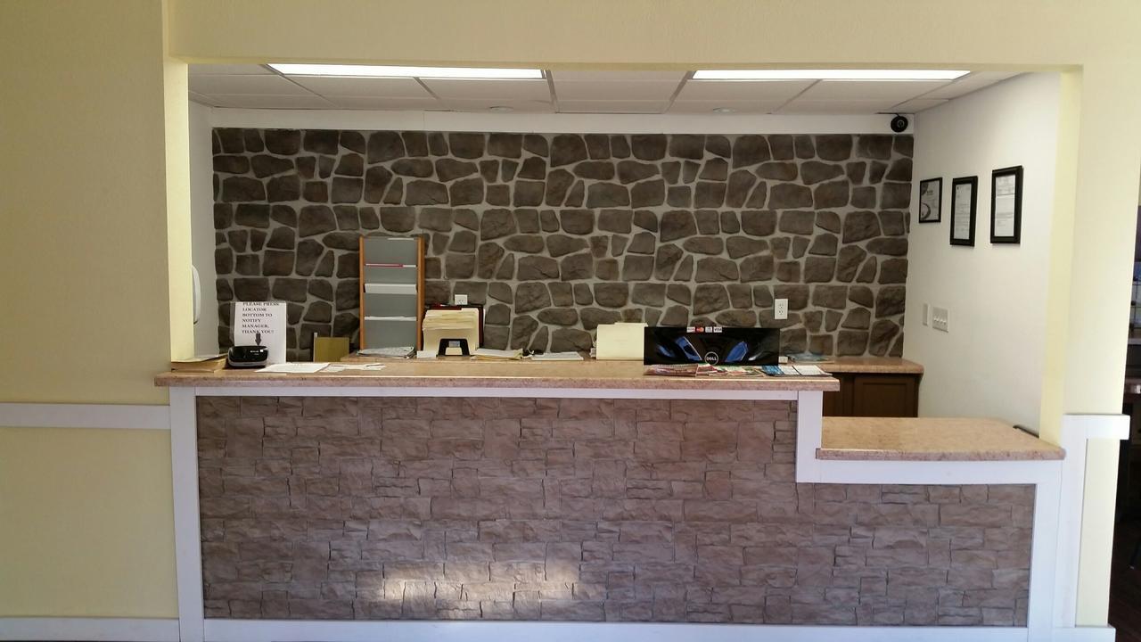 Riverwalk Inn & Suites Fort Atkinson Экстерьер фото
