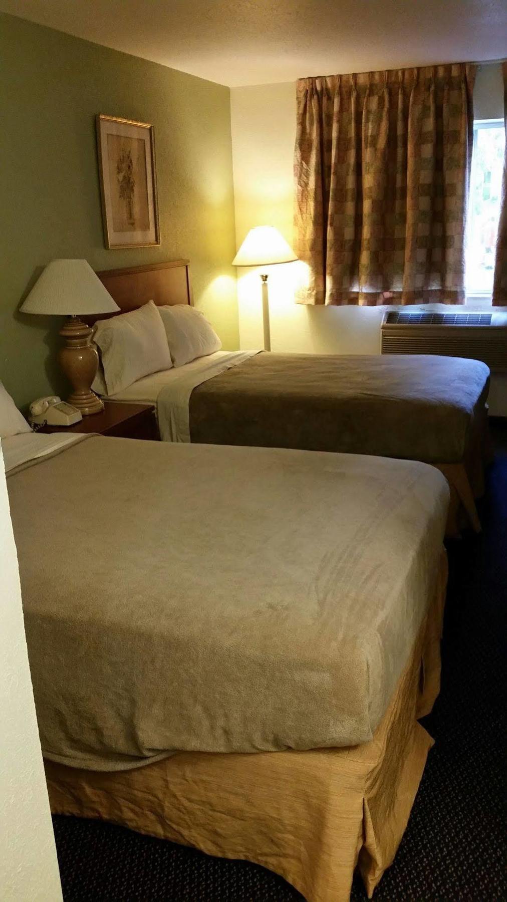Riverwalk Inn & Suites Fort Atkinson Экстерьер фото